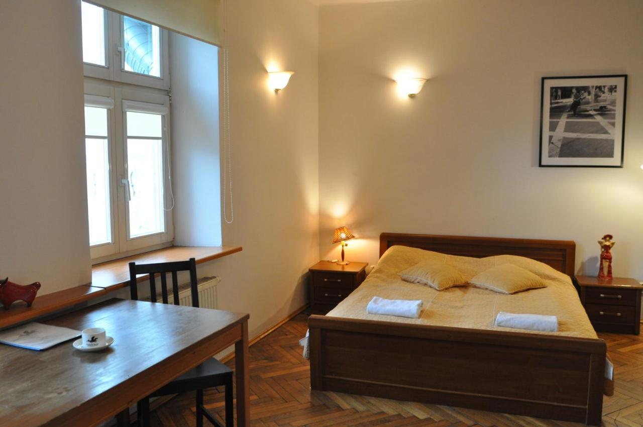 For Budget Cracovia